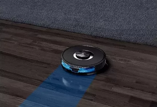 Робот-пылесос сканирует пространство для уборки